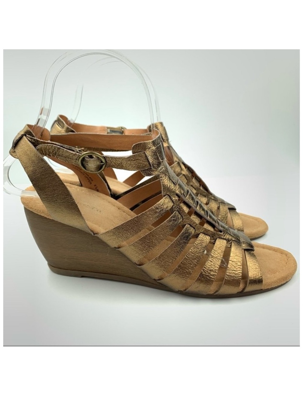 G H Bass Co Edie Bronze Leather Wedge Sandals, size 8